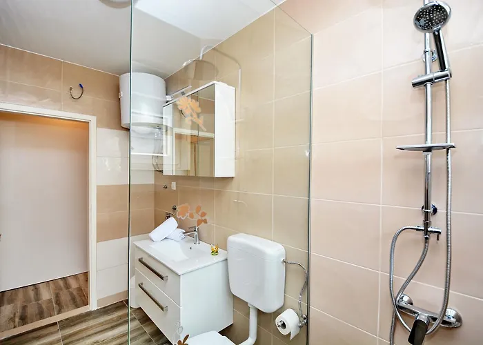 Apartamento Gabi 2 *